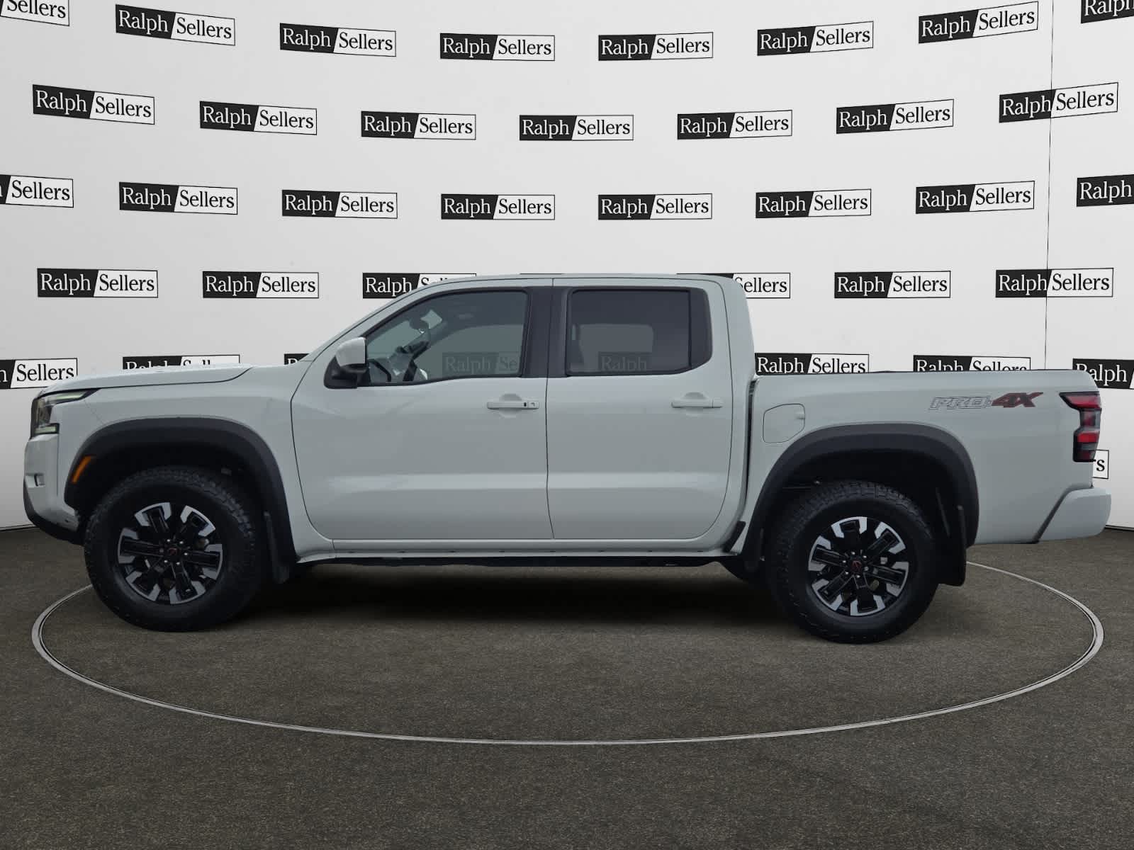 2024 Nissan Frontier PRO-4X photo 3