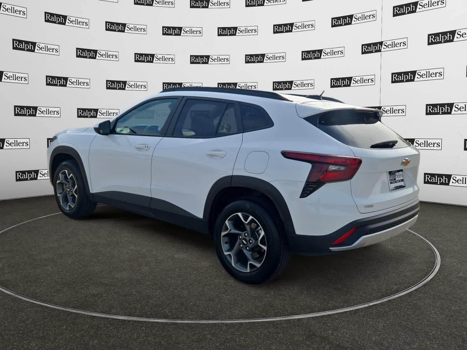 2025 Chevrolet Trax LT photo 4