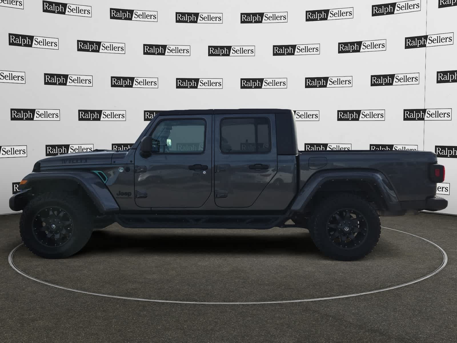 2021 Jeep Gladiator Willys photo 3