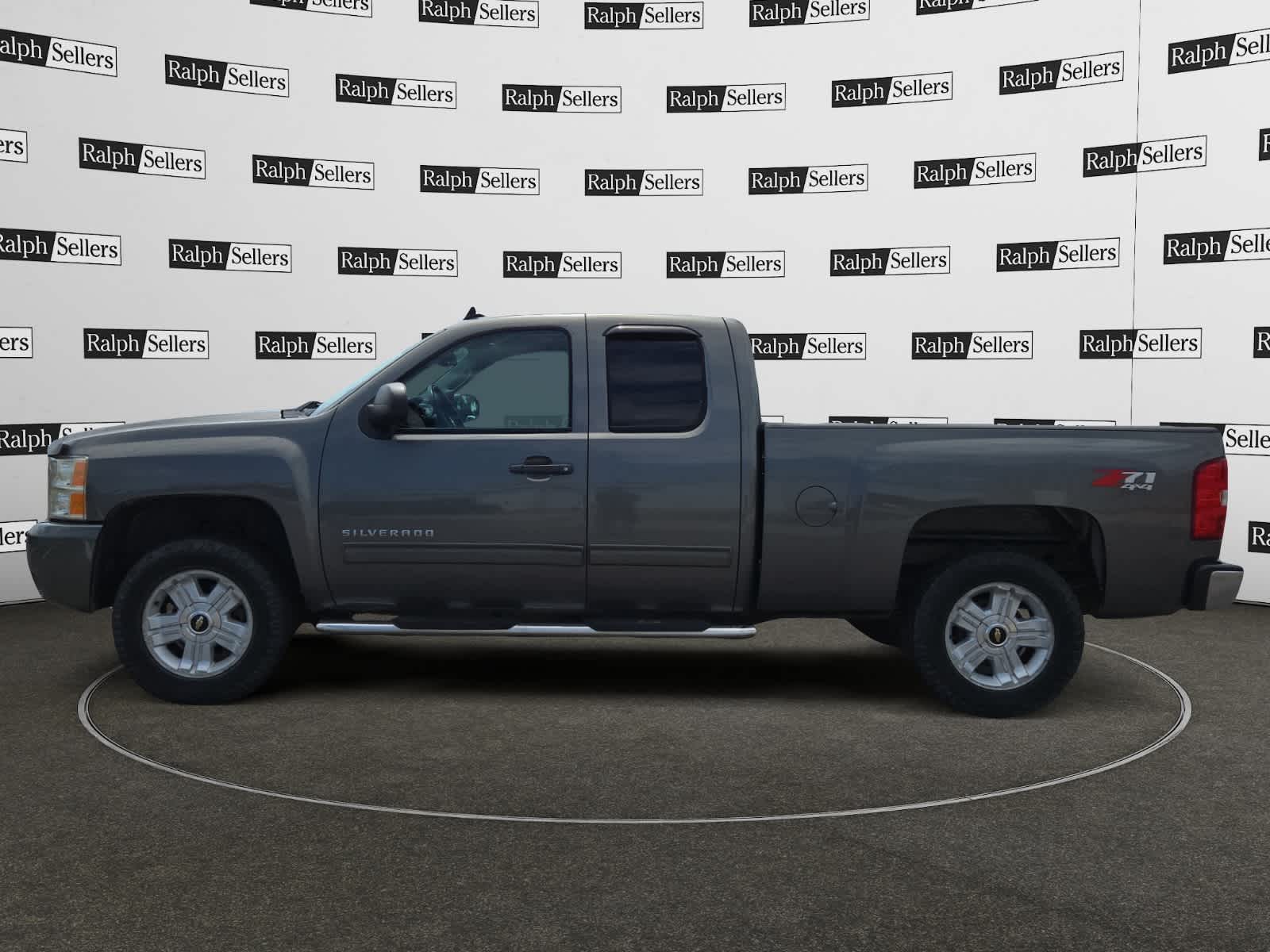 2011 Chevrolet Silverado 1500 LT photo 3
