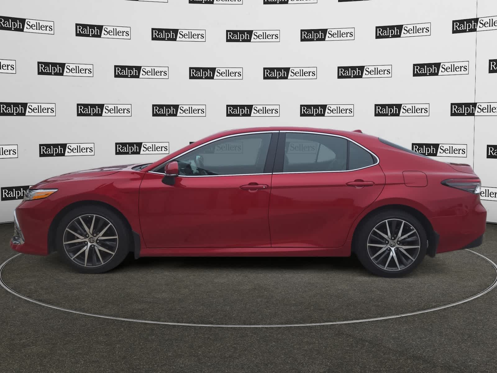 2024 Toyota Camry XLE photo 3