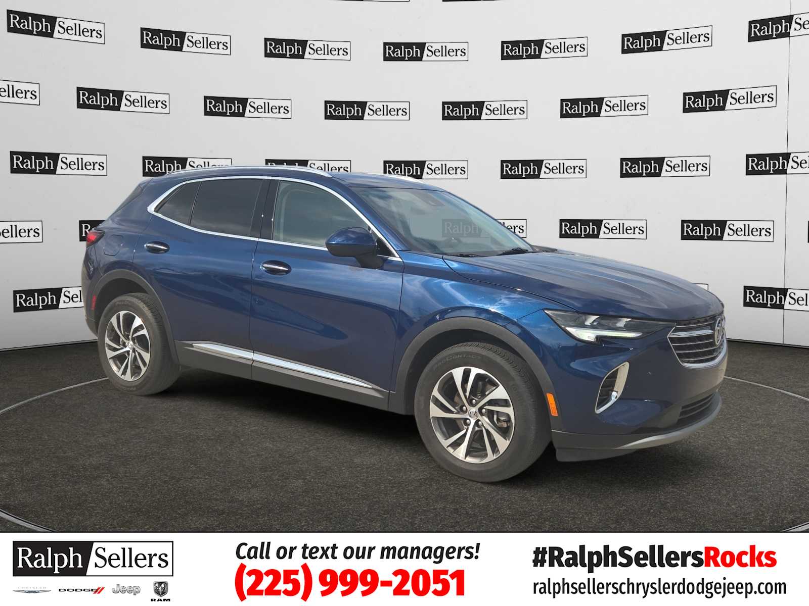 2023 Buick Envision Essence's photo