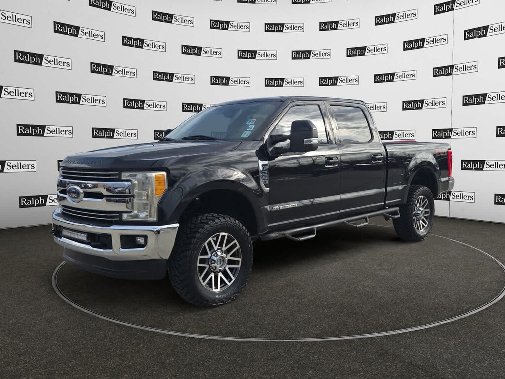 Used 2017 Ford Super Duty F-250 SRW Lariat Truck