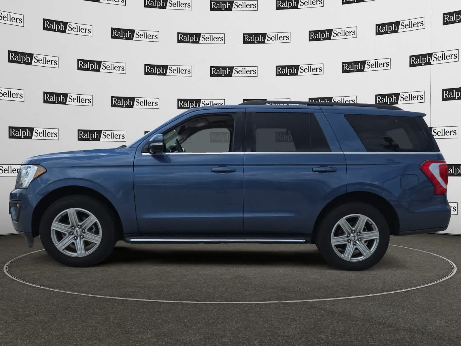 2020 Ford Expedition XLT photo 2