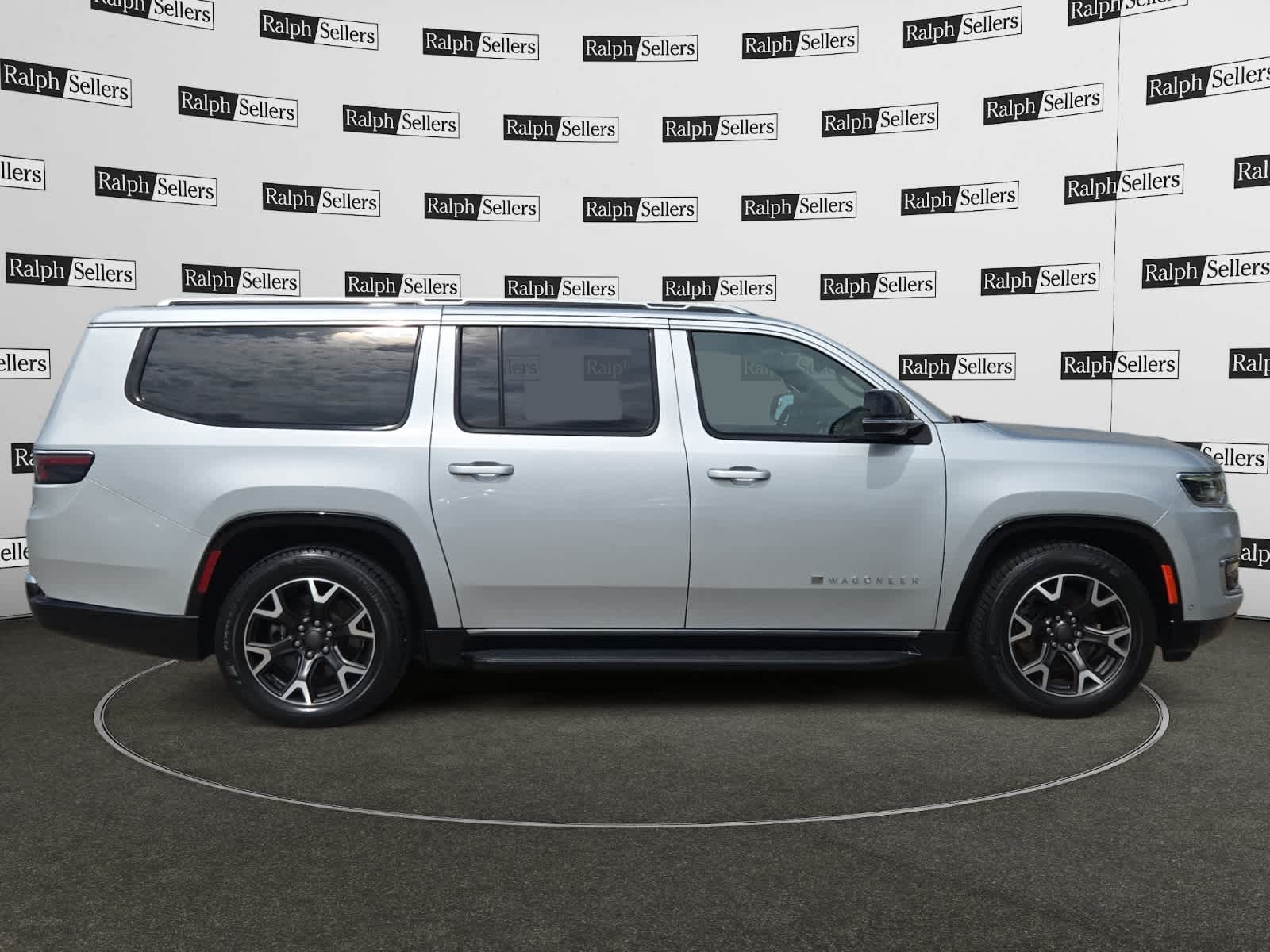 2024 Jeep Wagoneer L Series III - Photo 7