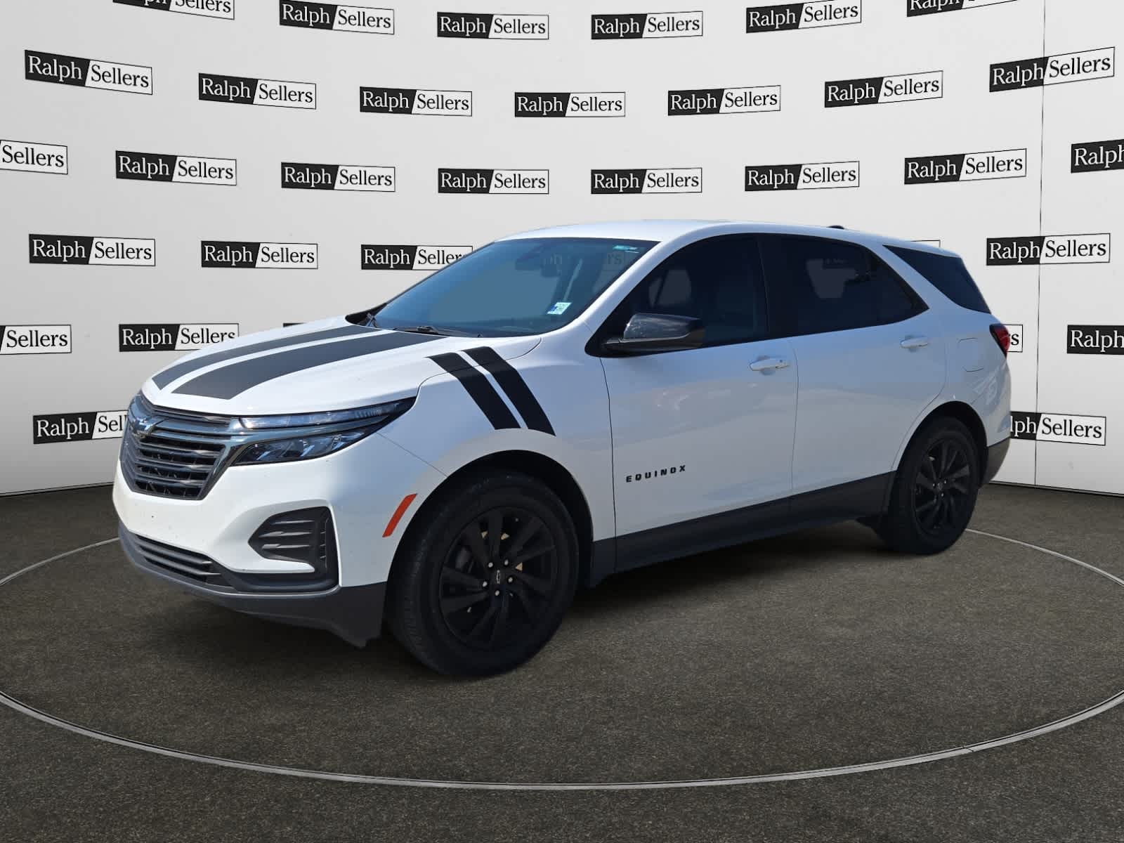2023 Chevrolet Equinox LS photo 2
