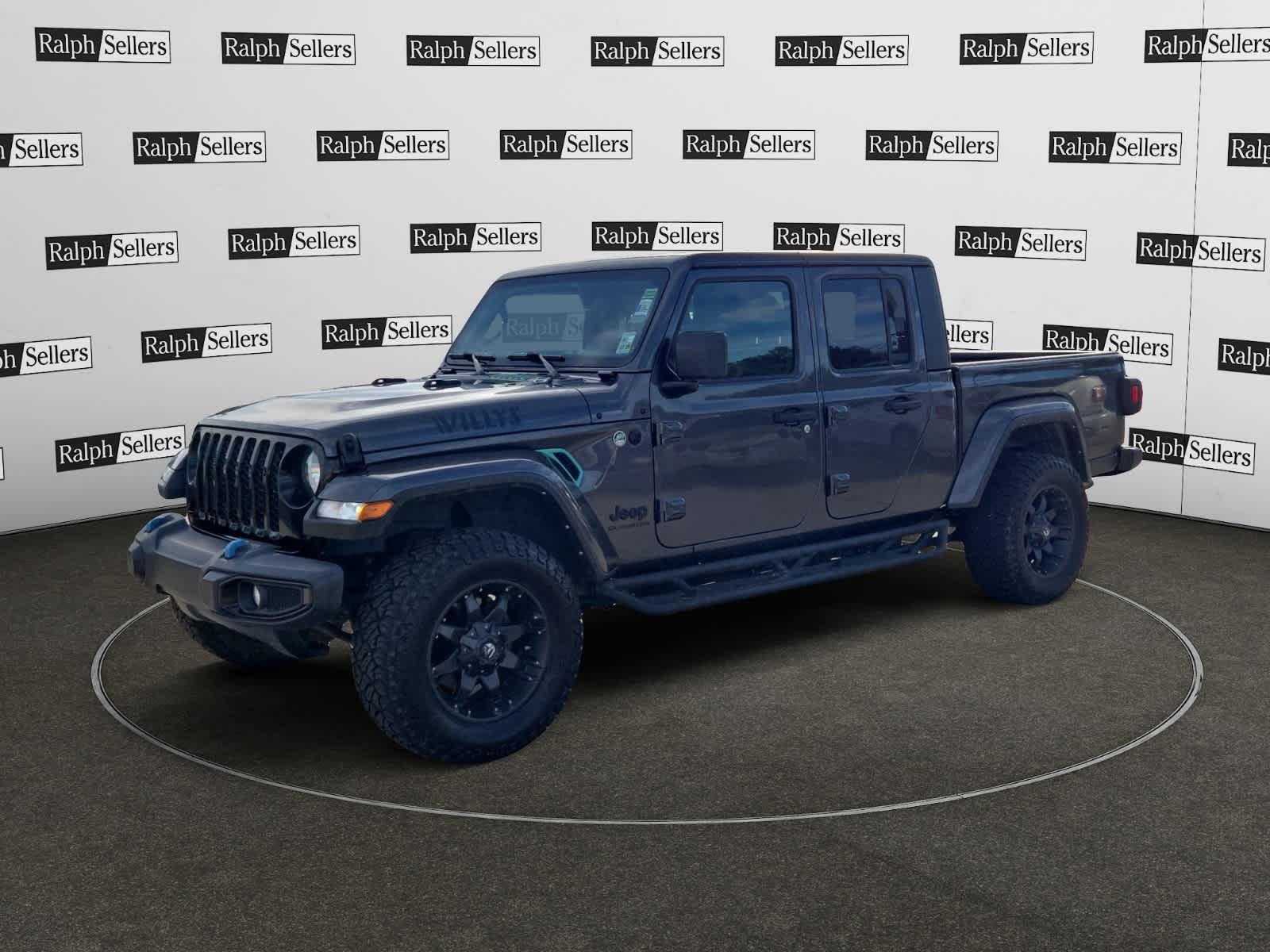 2021 Jeep Gladiator Willys photo 2