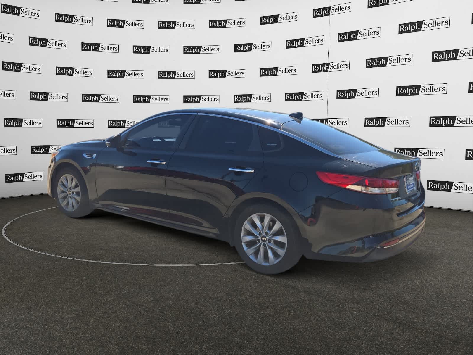 2017 Kia Optima LX photo 4