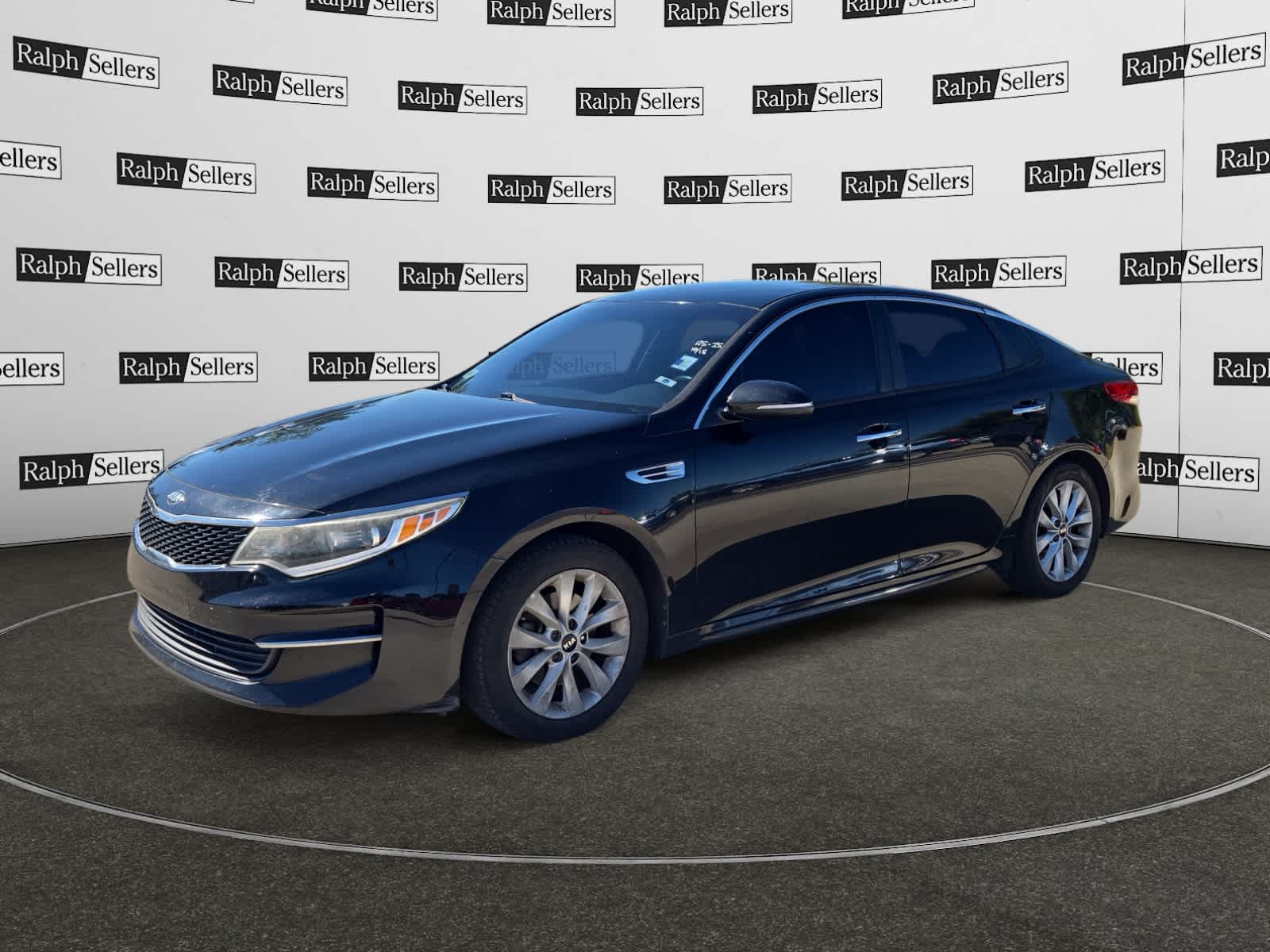 2017 Kia Optima LX photo 2