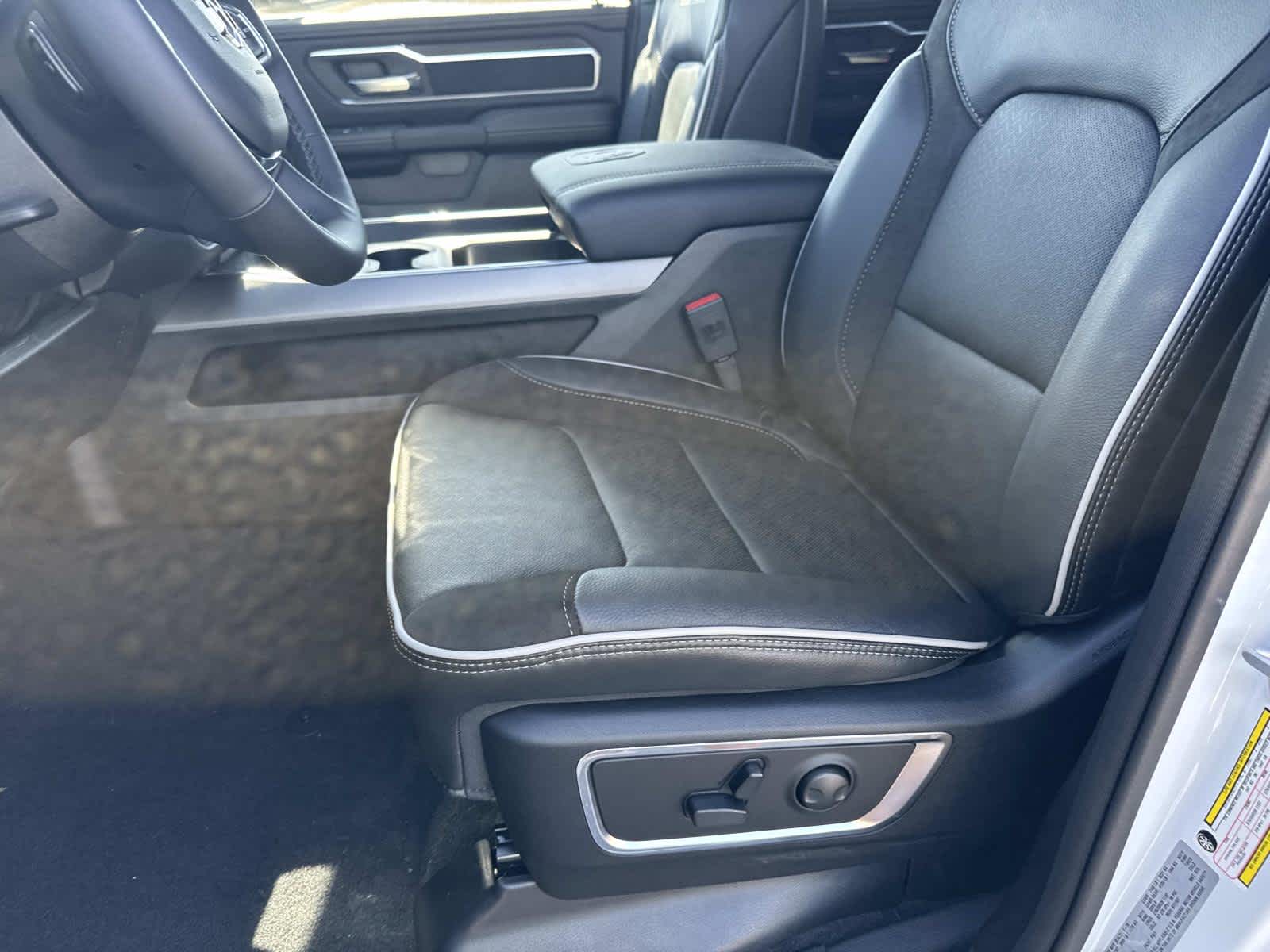 2026 RAM 1500 Laramie - Photo 11