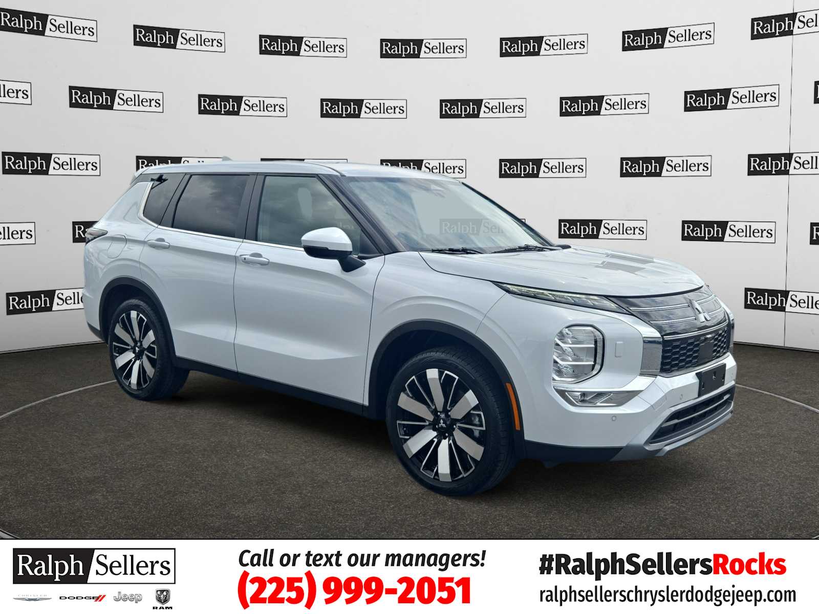 2025 Mitsubishi Outlander SE S-AWC's photo