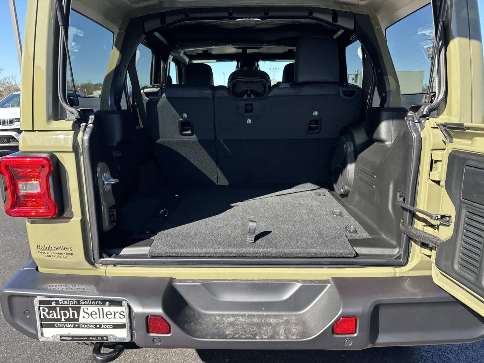 2026 Jeep Wrangler 4-Door Sahara - Photo 7