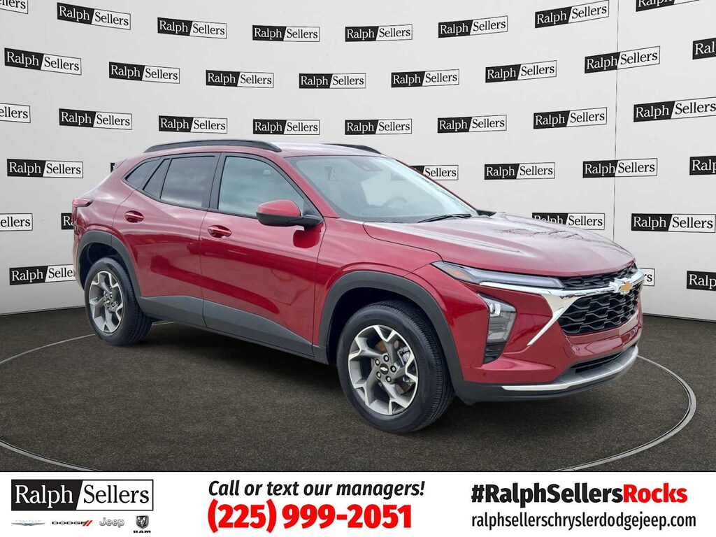 Used 2025 Chevrolet Trax LT SUV