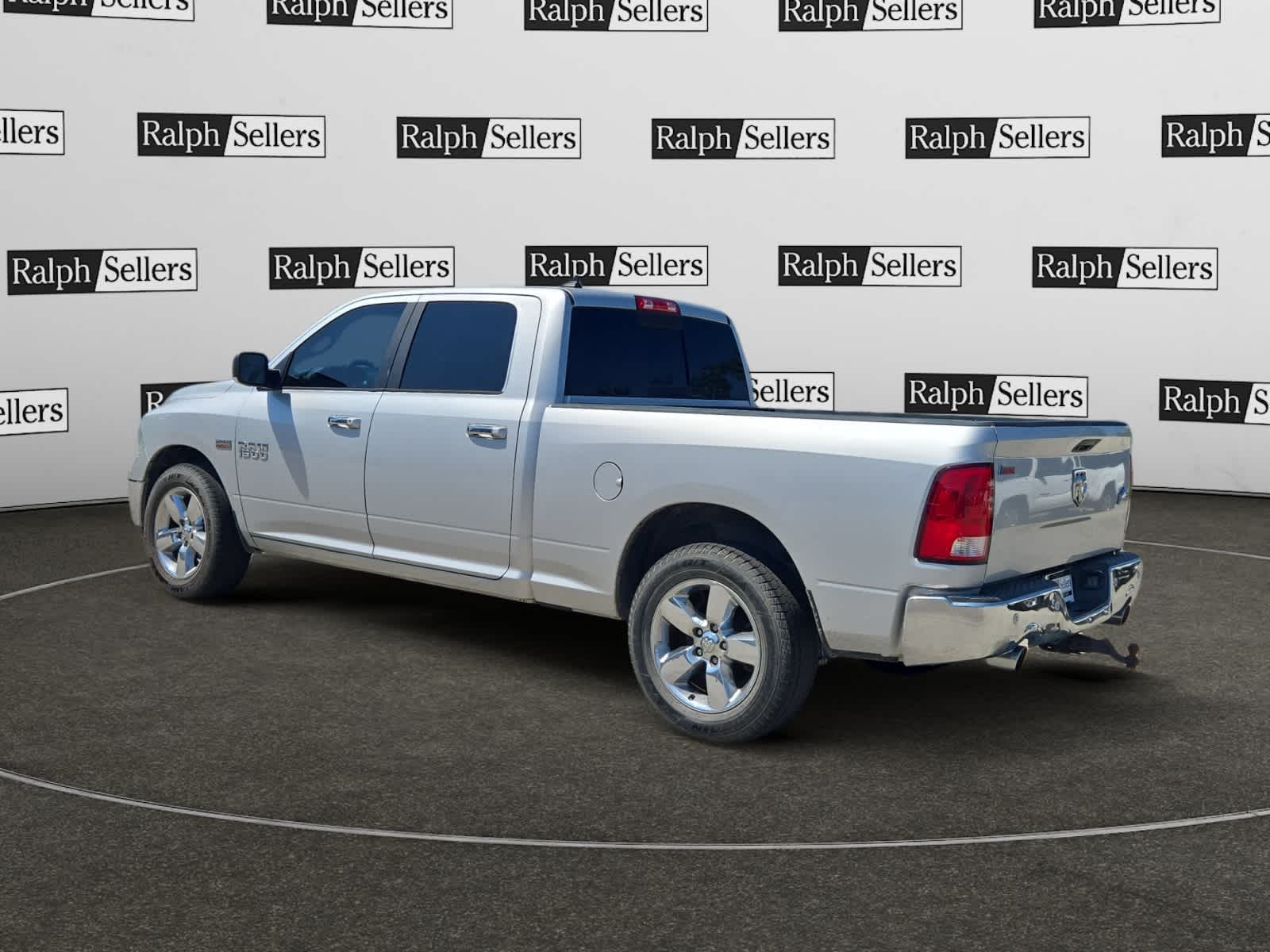 2018 Ram 1500 SLT photo 2