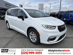 2026 Chrysler Pacifica Select Passenger Van
