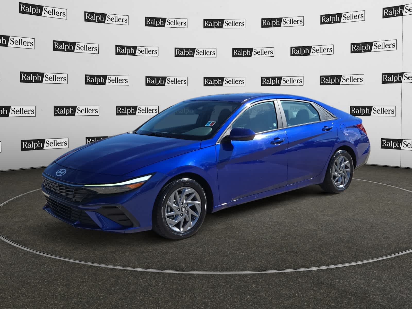 2024 Hyundai Elantra SEL photo 2