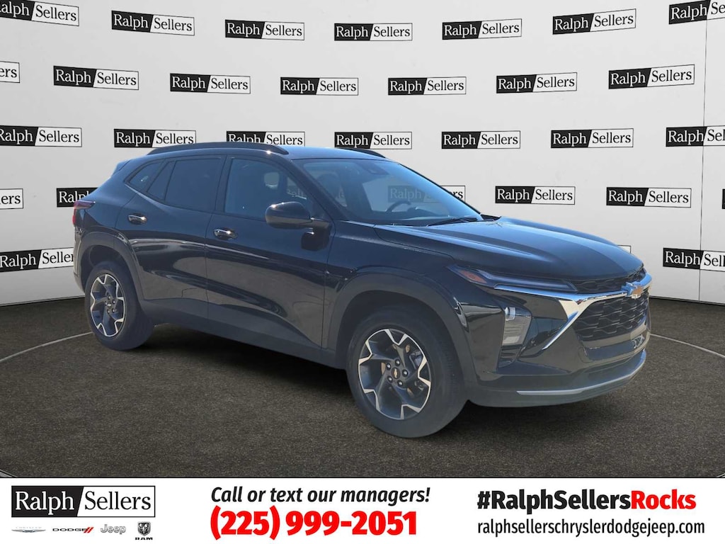 Used 2025 Chevrolet Trax LT SUV