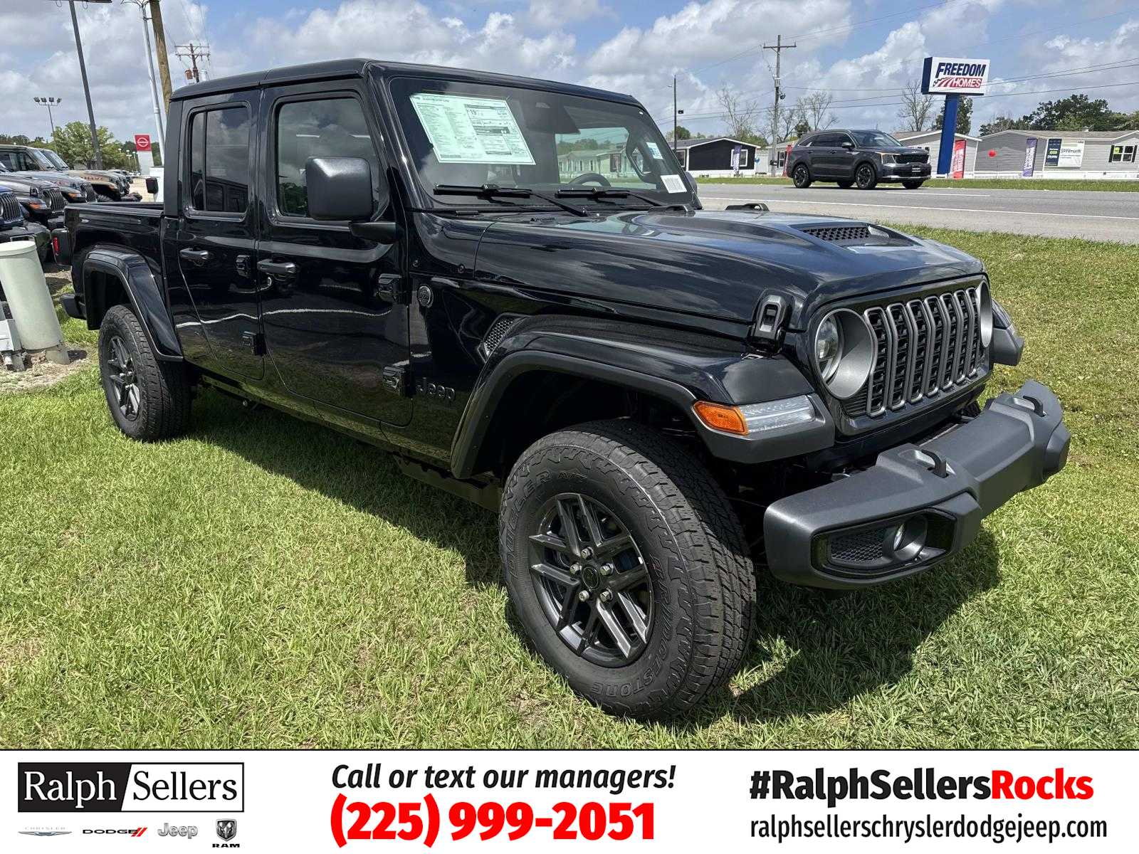 2026 Jeep Gladiator Sport S Auto's photo