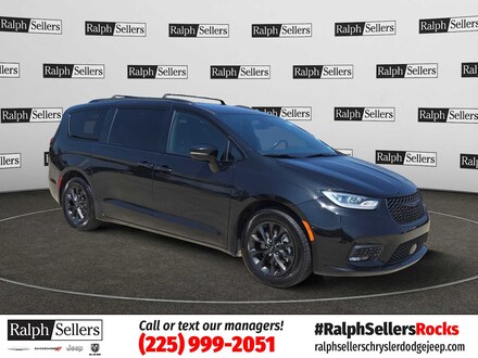2021 Chrysler Pacifica Touring L Van