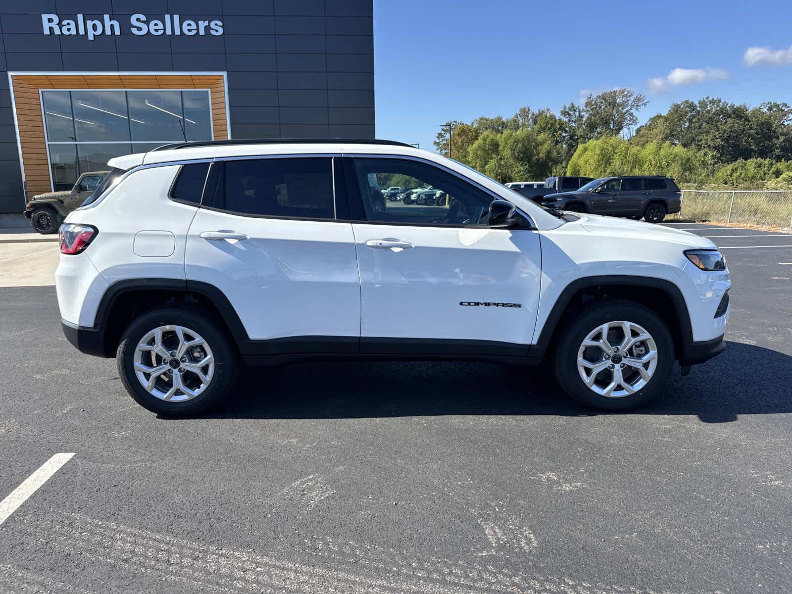 2026 Jeep Compass Latitude - Photo 6