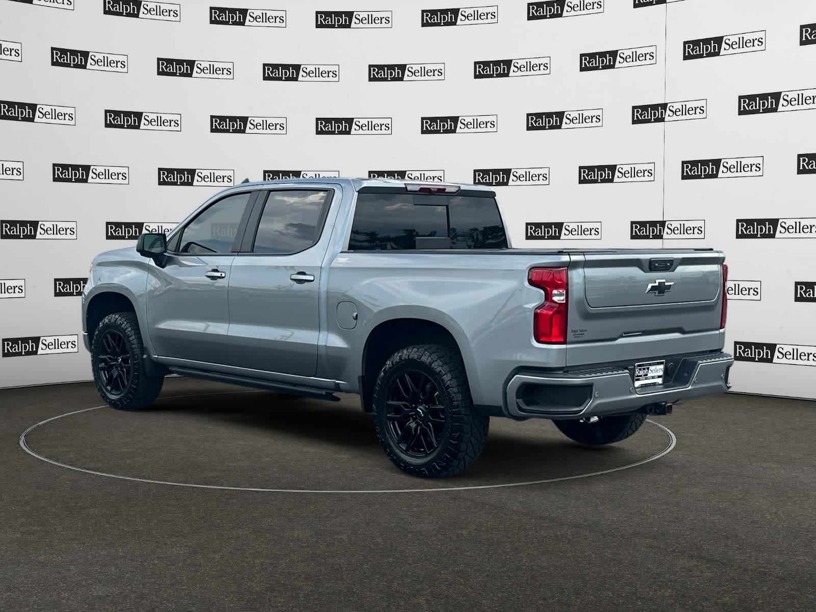 2024 Chevrolet Silverado 1500 RST photo 4