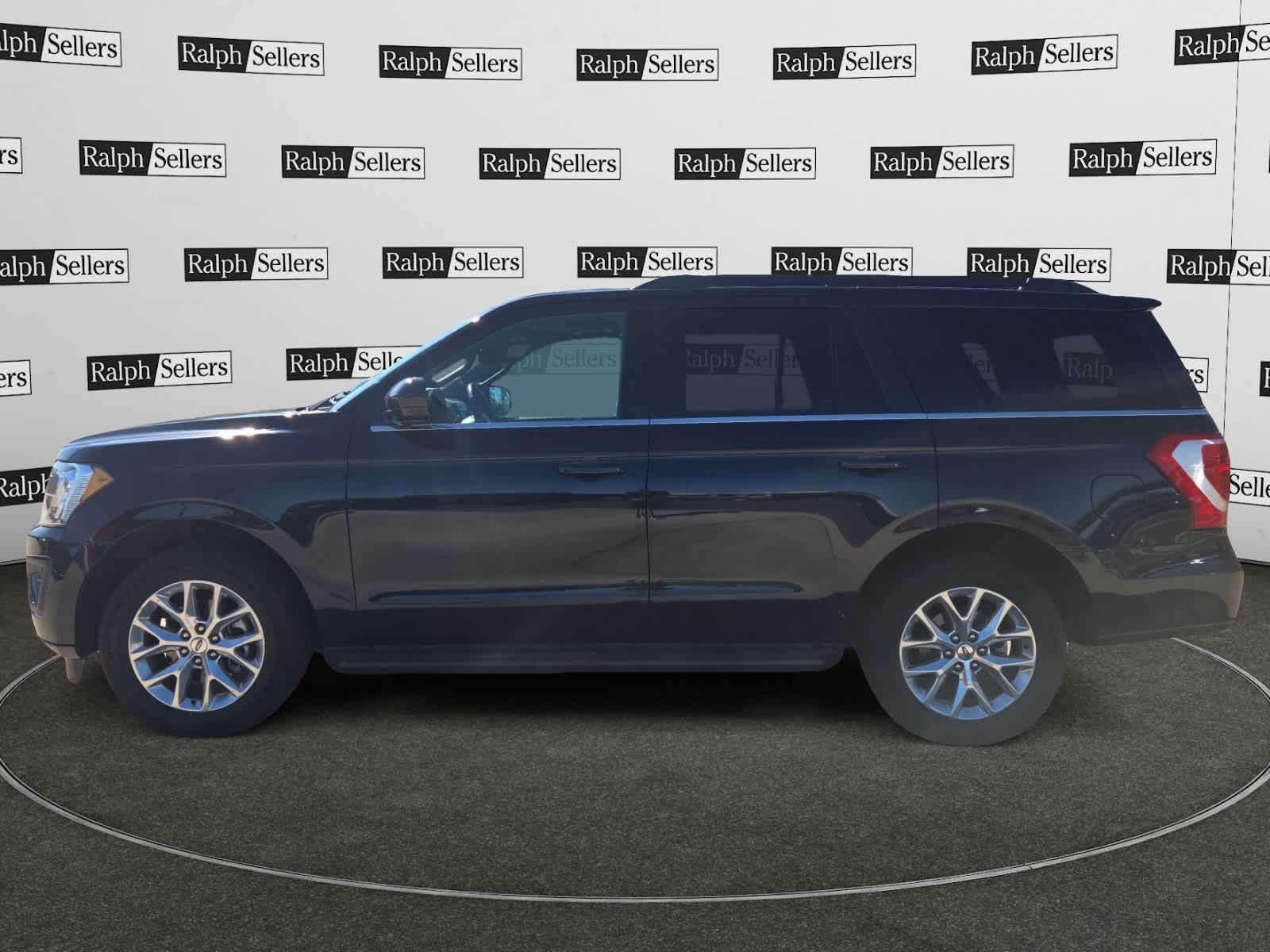 2021 Ford Expedition XLT photo 3