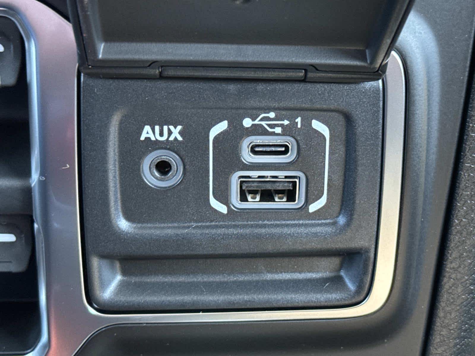 2026 Jeep Wrangler 4-Door Sahara - Photo 17