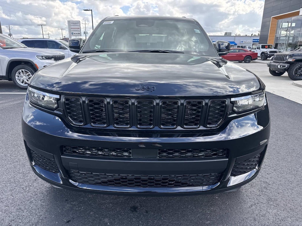 New 2025 Jeep Grand Cherokee L Laredo Sport Utility