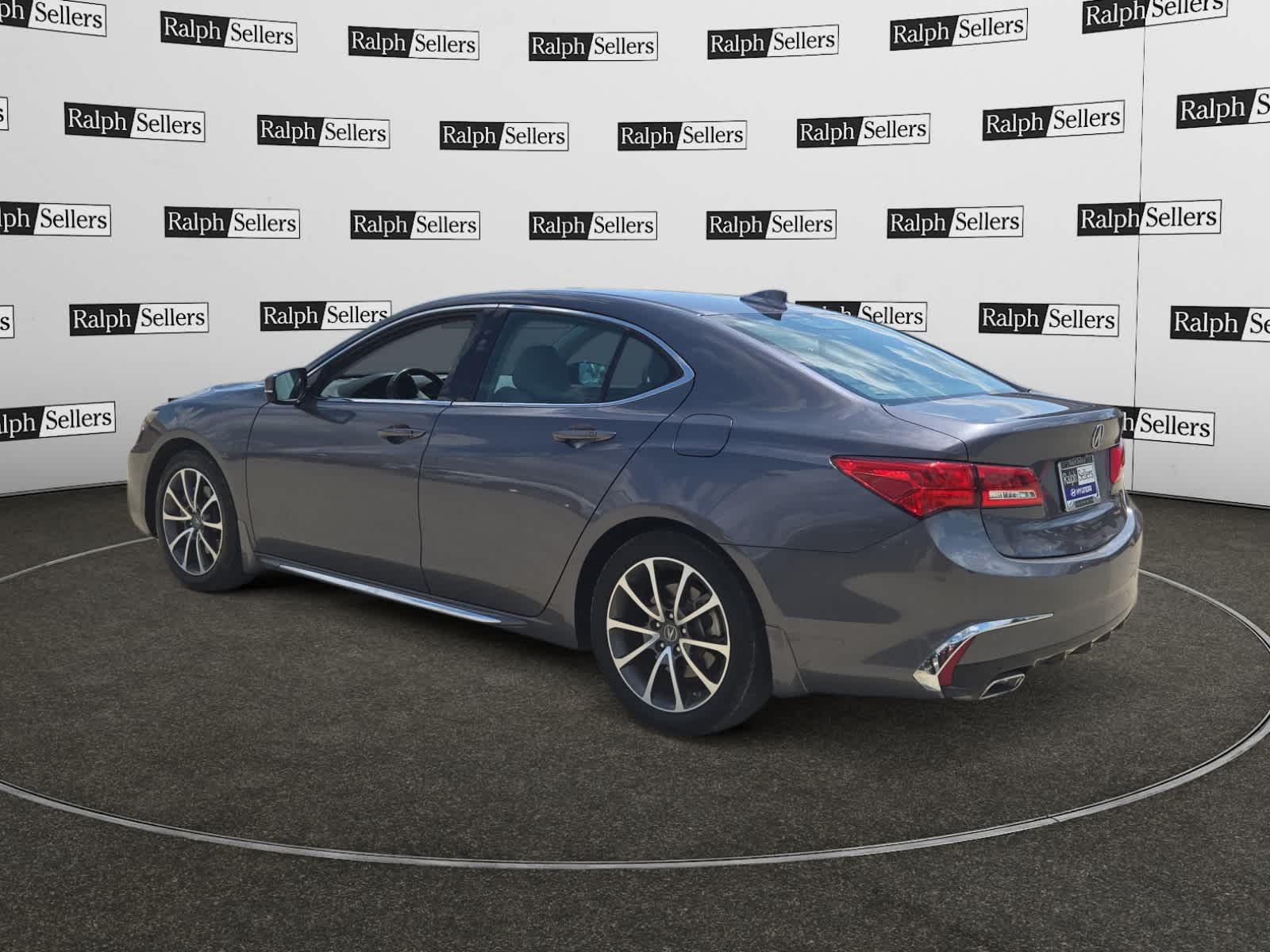 2018 Acura TLX Technology photo 4