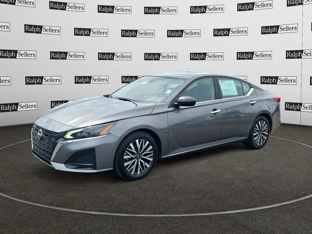 Used 2025 Nissan Altima SV Sedan