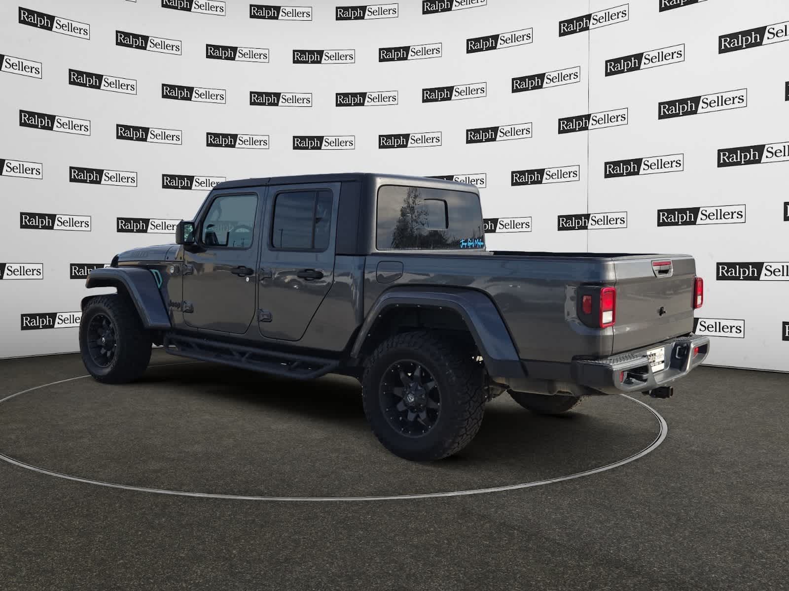 2021 Jeep Gladiator Willys photo 4