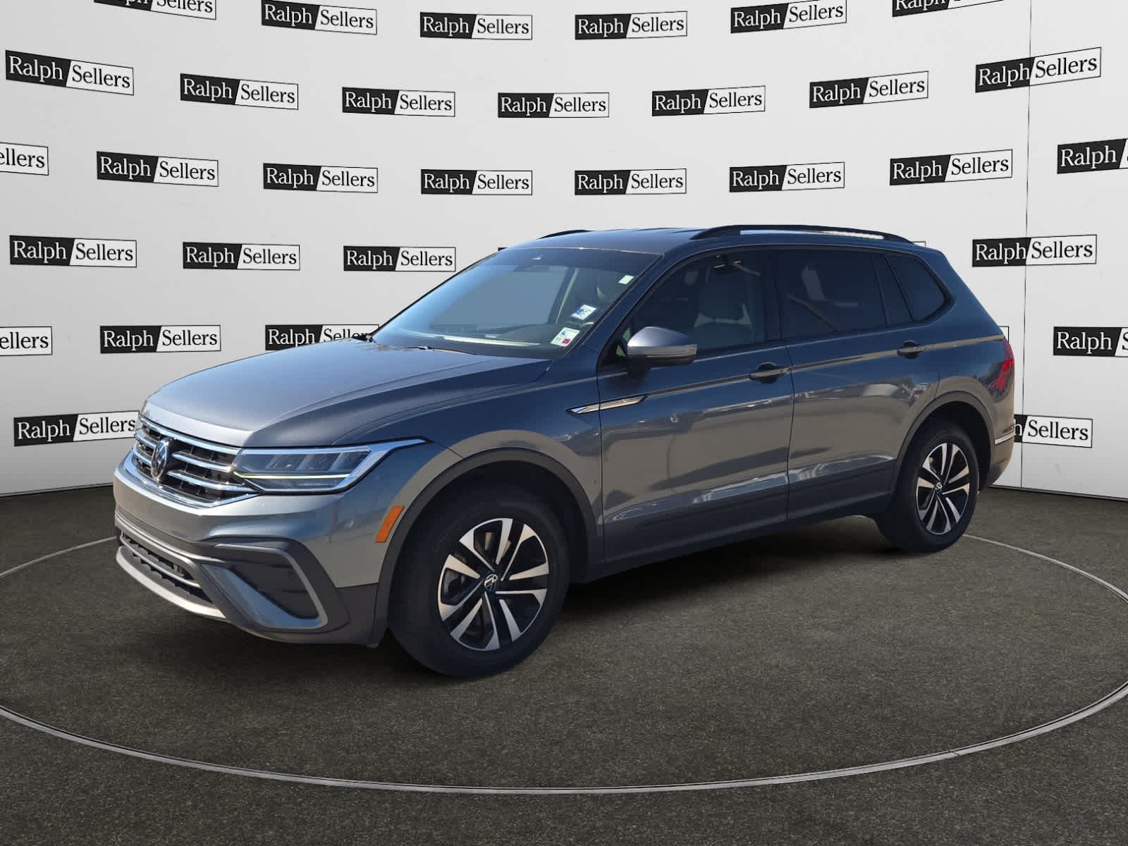 2022 Volkswagen Tiguan S photo 2