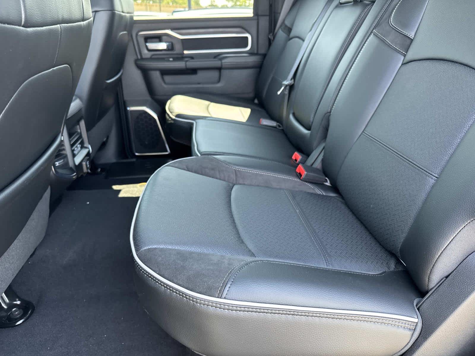 2026 RAM 2500 Laramie - Photo 8