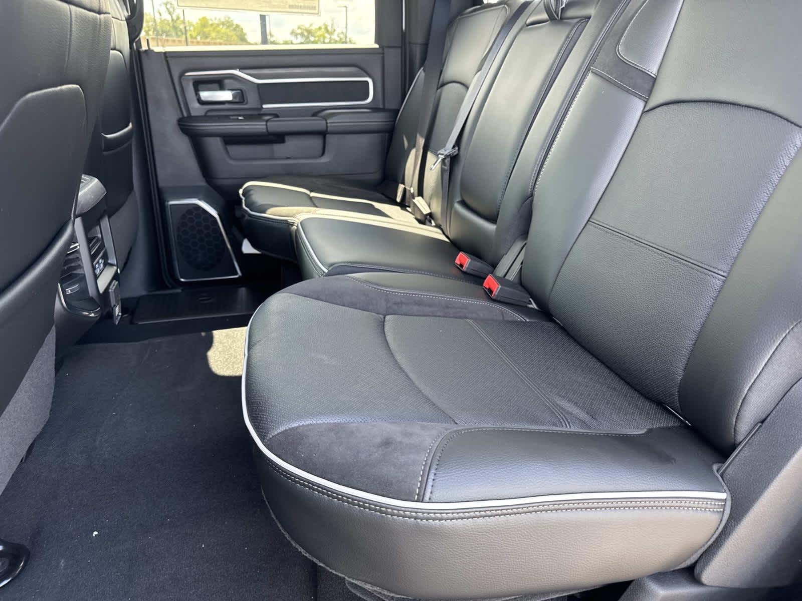 2026 RAM 2500 Laramie - Photo 8