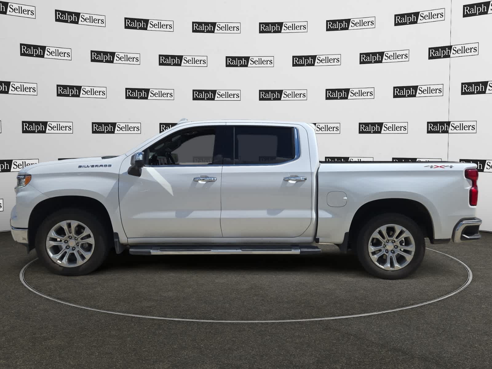 2024 Chevrolet Silverado 1500 LTZ photo 2