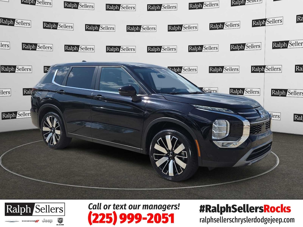 Used 2025 Mitsubishi Outlander SE SUV