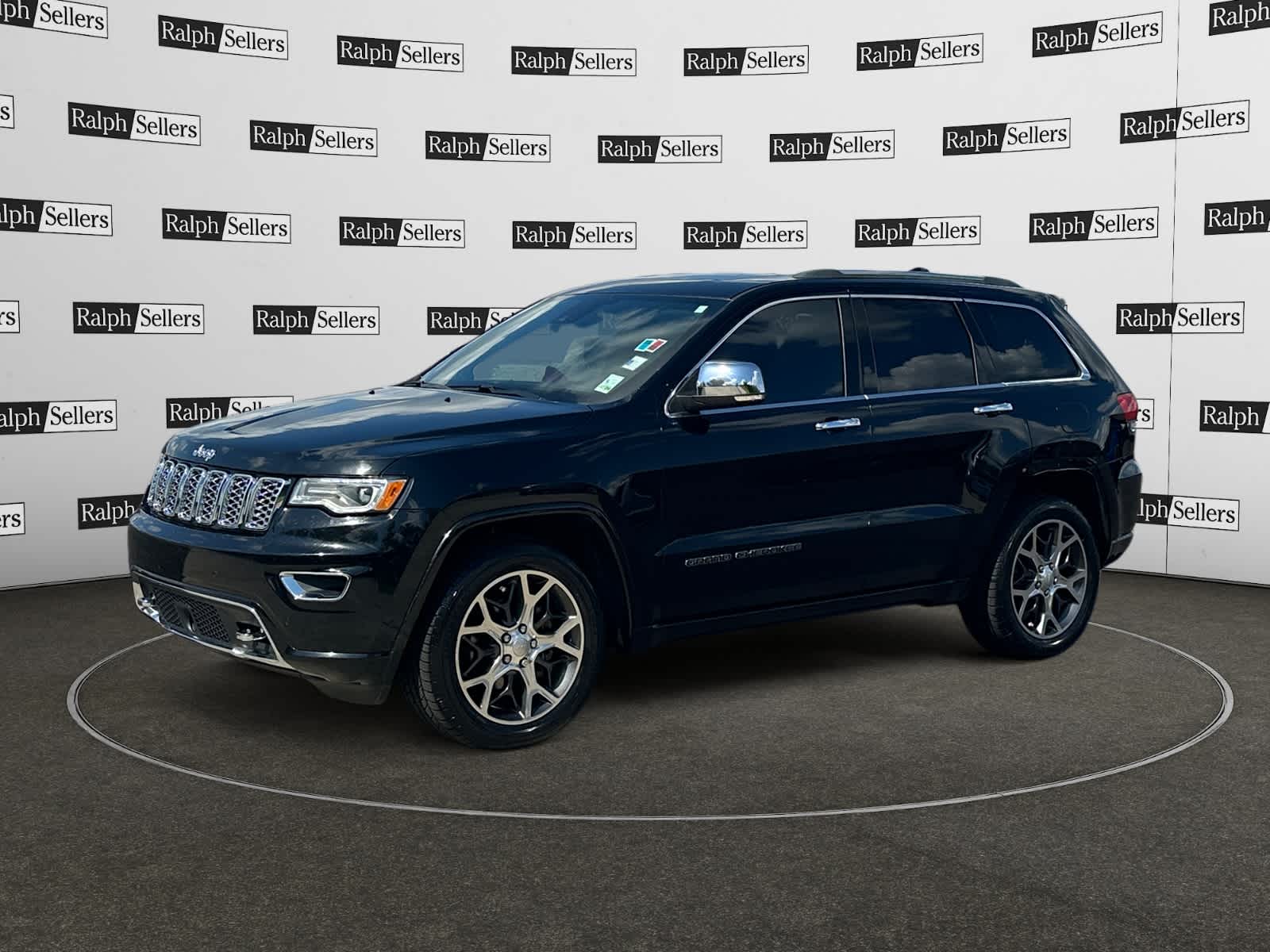 Used 2019 Jeep Grand Cherokee Overland with VIN 1C4RJECG3KC690175 for sale in Gonzales, LA