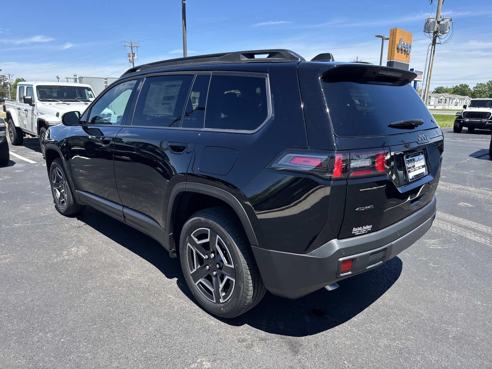 2026 Jeep Cherokee Laredo