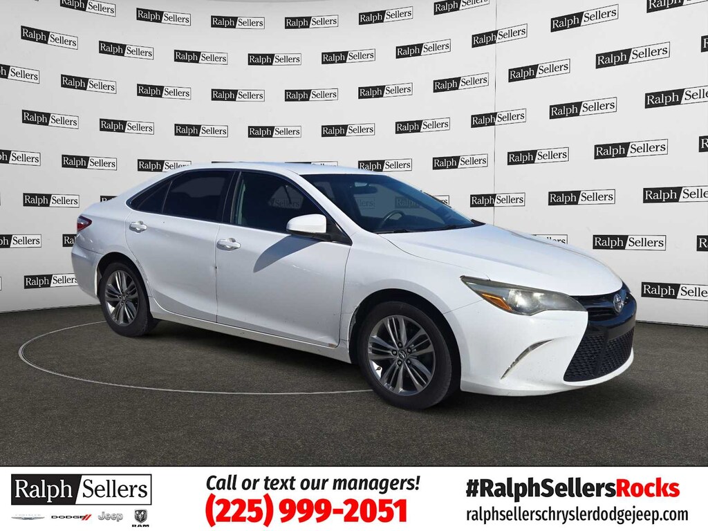Used 2015 Toyota Camry SE Sedan