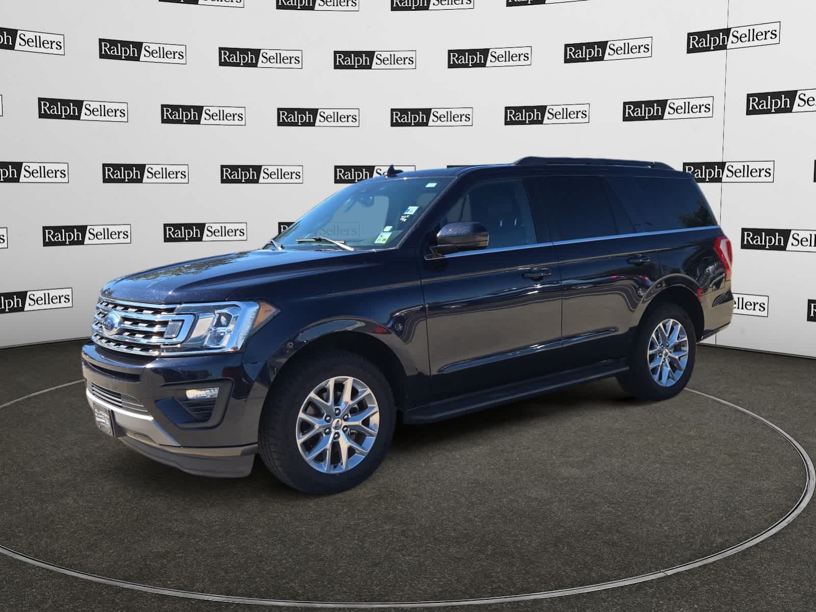 2021 Ford Expedition XLT photo 2