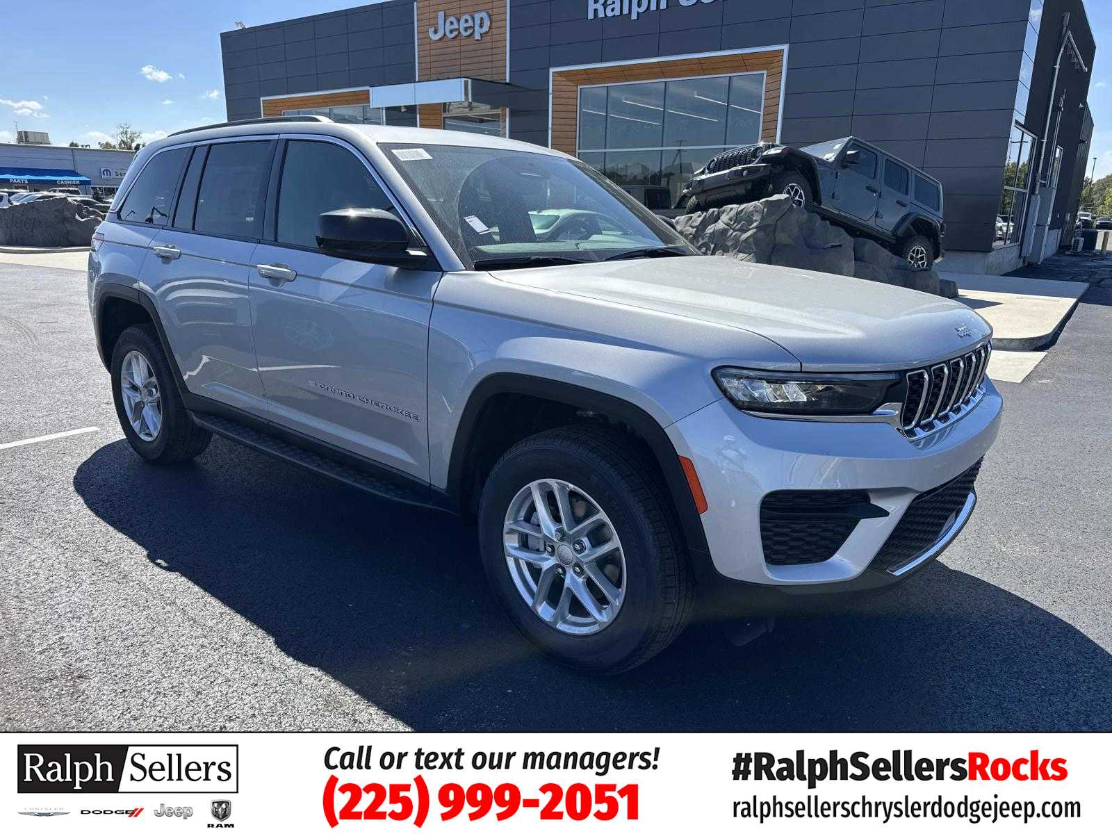 2025 Jeep Grand Cherokee Laredo's photo