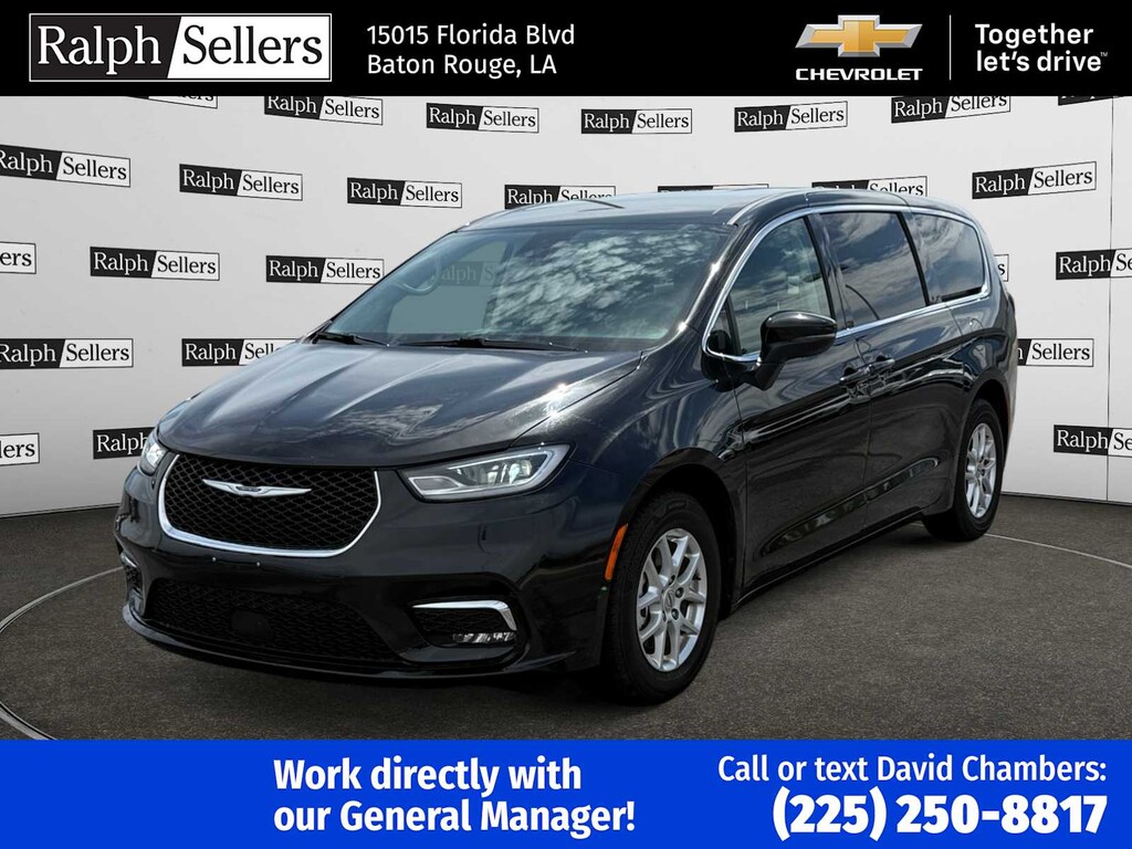 Used 2023 Chrysler Pacifica Touring L Van Passenger Van