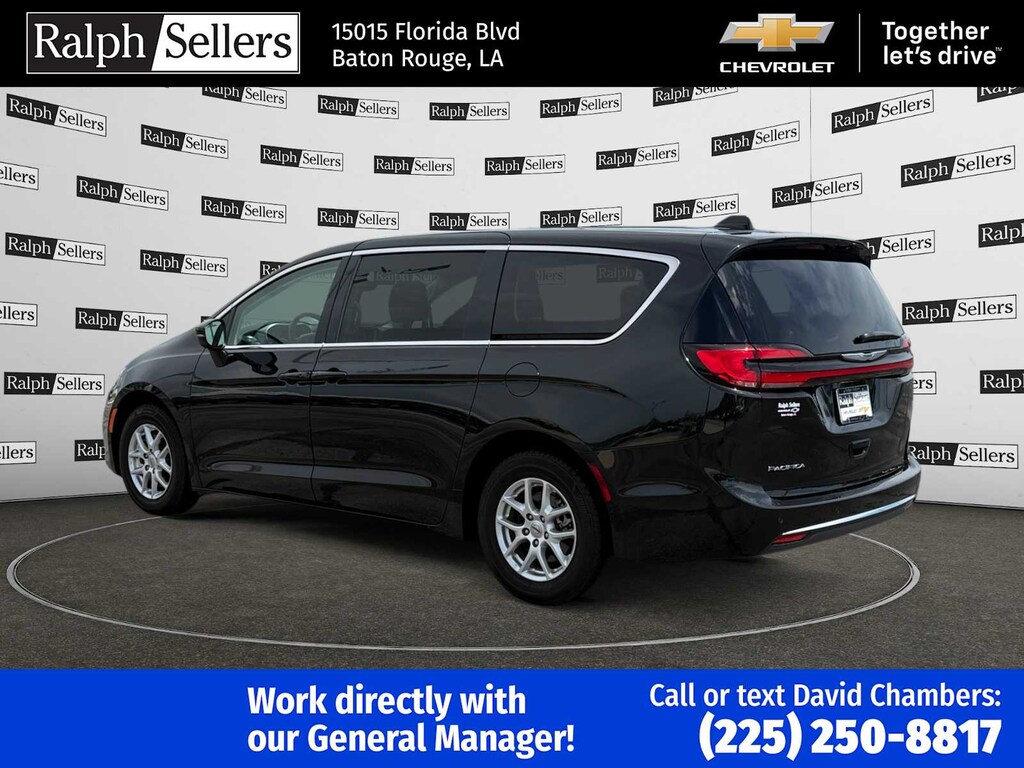 Used 2023 Chrysler Pacifica Touring L Van Passenger Van