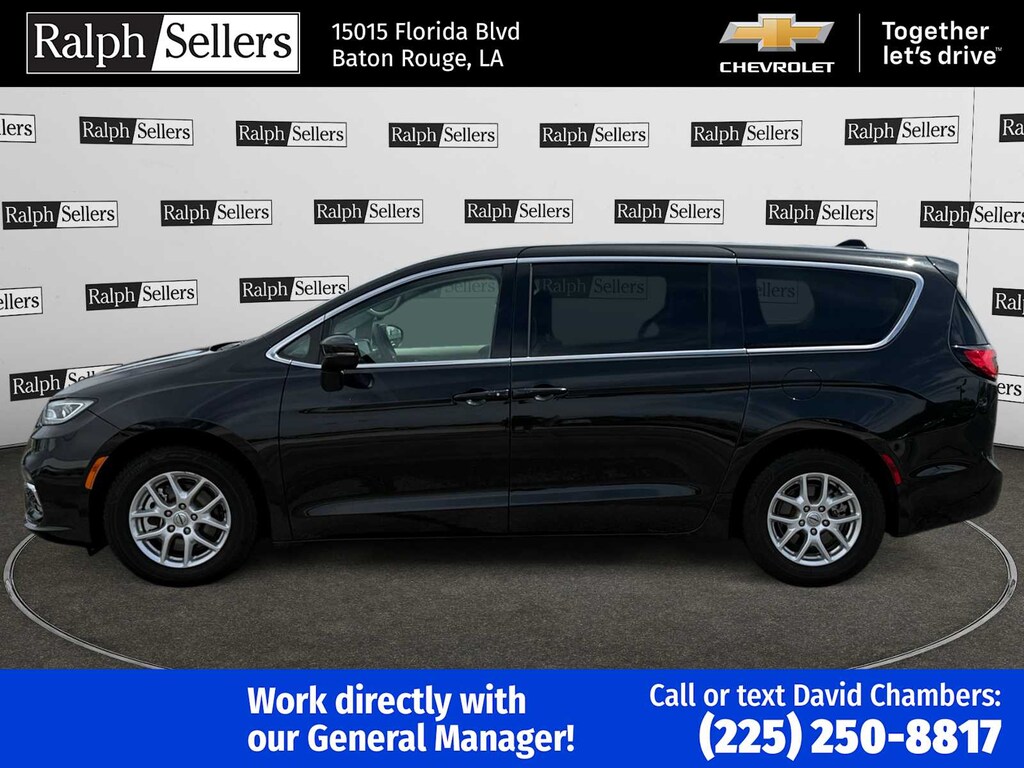 Used 2023 Chrysler Pacifica Touring L Van Passenger Van