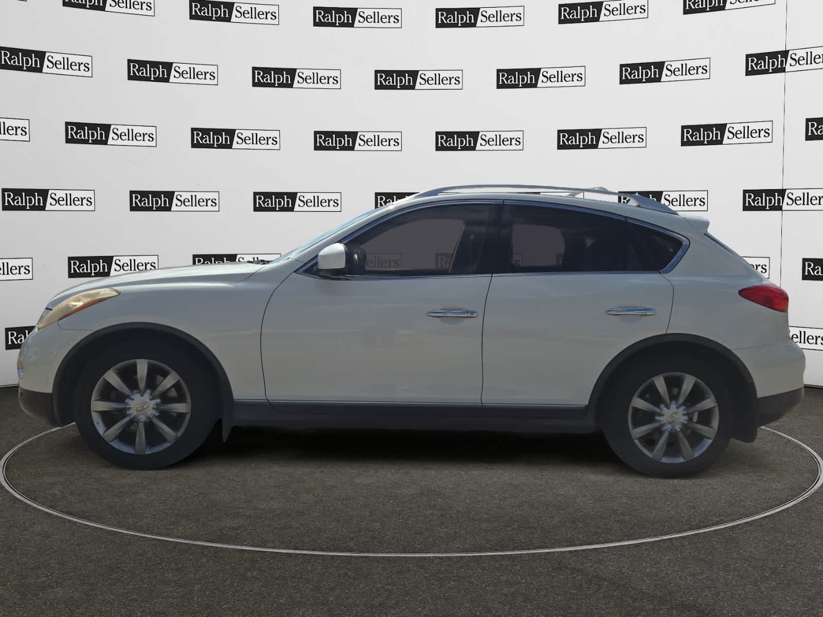 2010 Infiniti EX35 Journey photo 3