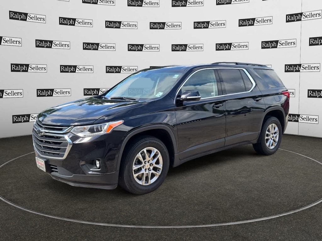 Used 2021 Chevrolet Traverse LT Cloth SUV