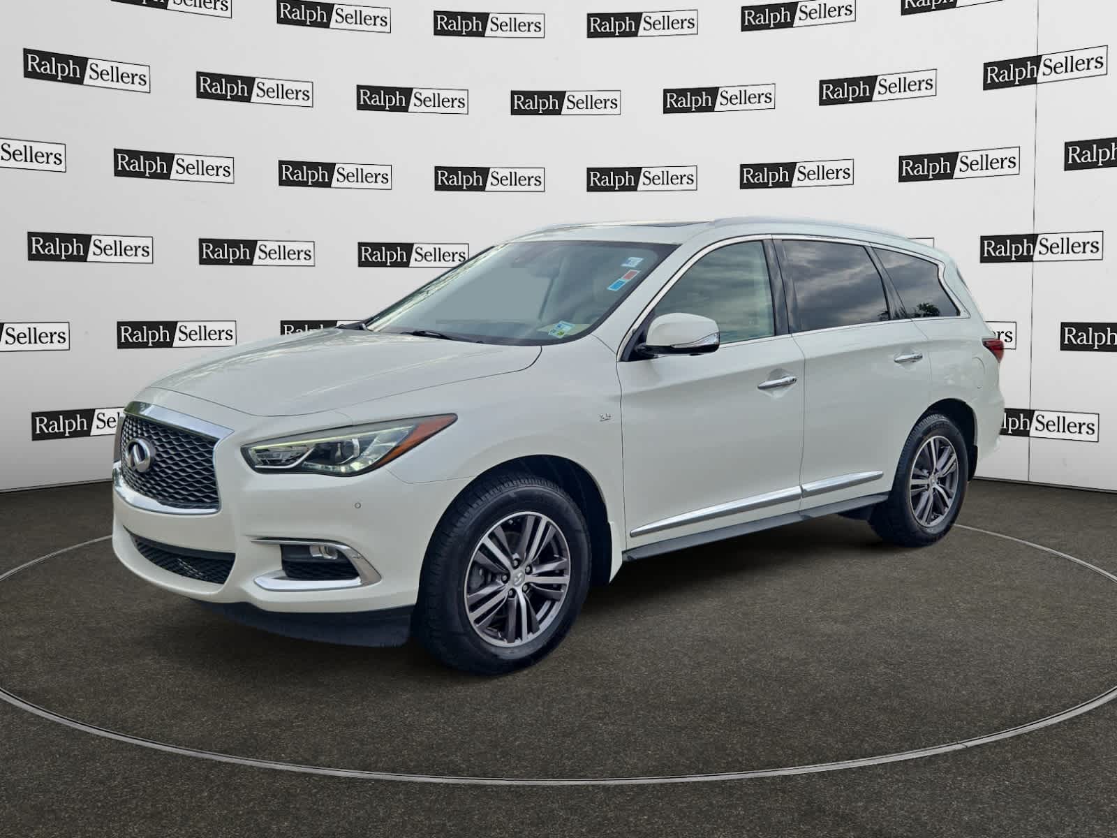Used 2018 INFINITI QX60 Base with VIN 5N1DL0MN2JC509887 for sale in Gonzales, LA