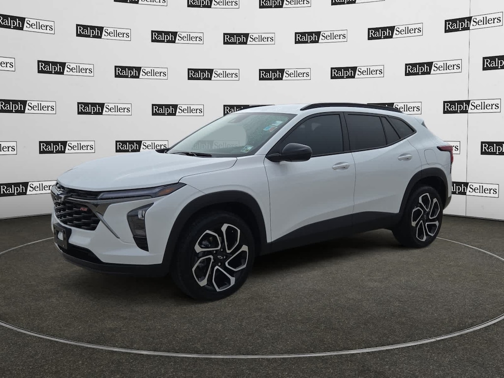 Used 2025 Chevrolet Trax 2RS SUV