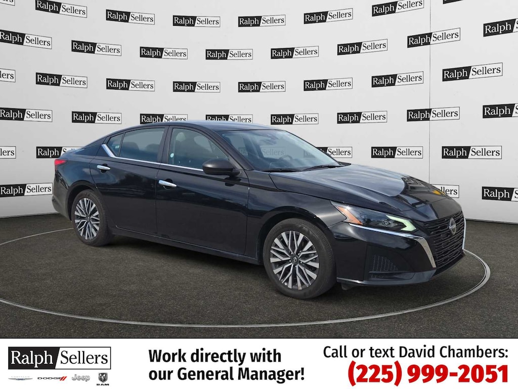 Used 2025 Nissan Altima SV Sedan