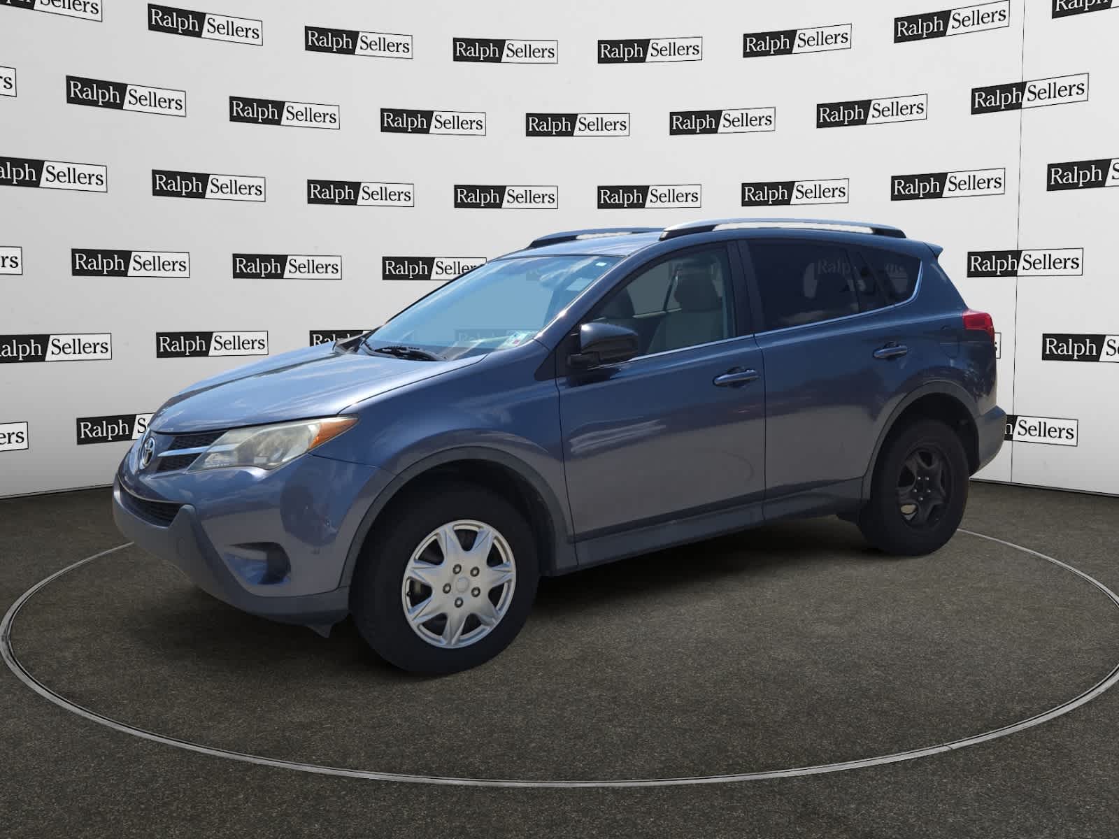 2013 Toyota RAV4 LE photo 2